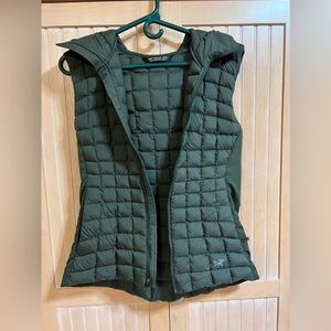 Arc’Teryx lightweight Narin green Vest sz M
